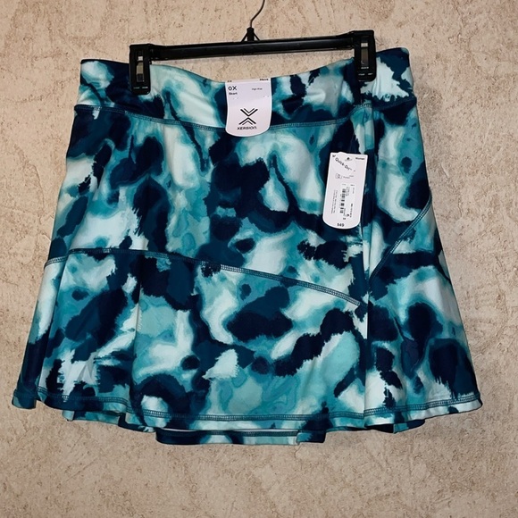 Xersion Patterned Women's Skort - Picture 2 of 9